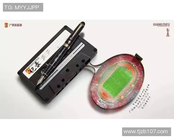 足球巨星亲笔签名限量版经典收藏足球帽子震撼登场