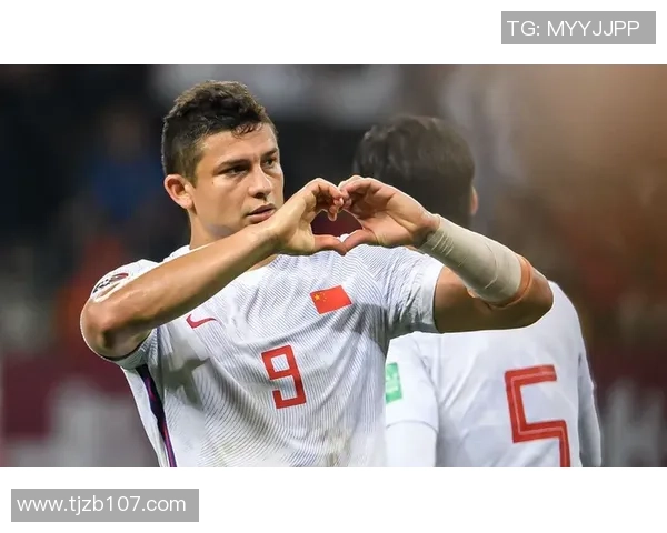 足球明星造型创意车载摆件个性装饰点亮驾驶氛围好礼推荐 足球明星造型创意车载摆件个性装饰点亮驾驶氛围好礼推荐